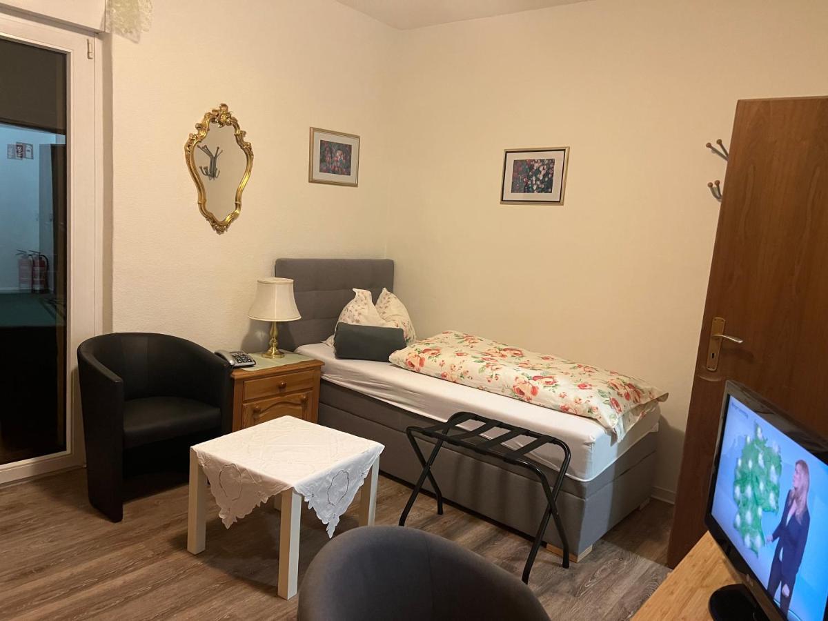 Hotel Pension Wiesenau Salzhausen Εξωτερικό φωτογραφία